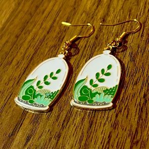 Potted Plant Earrings (gold)